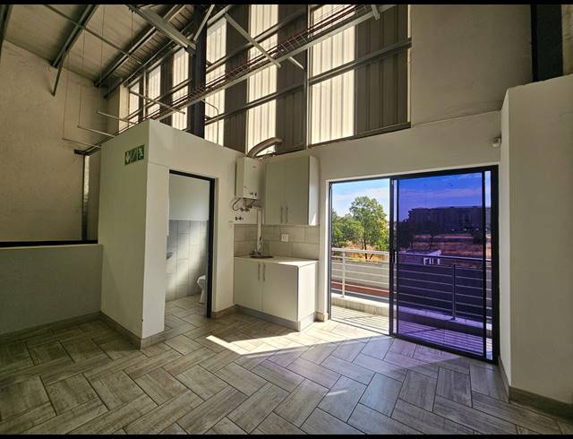 322M² WAREHOUSE TO LET IN LINBRO PARK